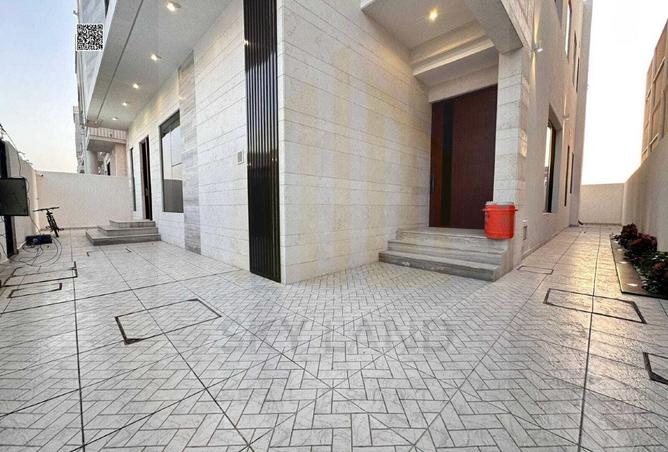 135616995 - Property Image 3