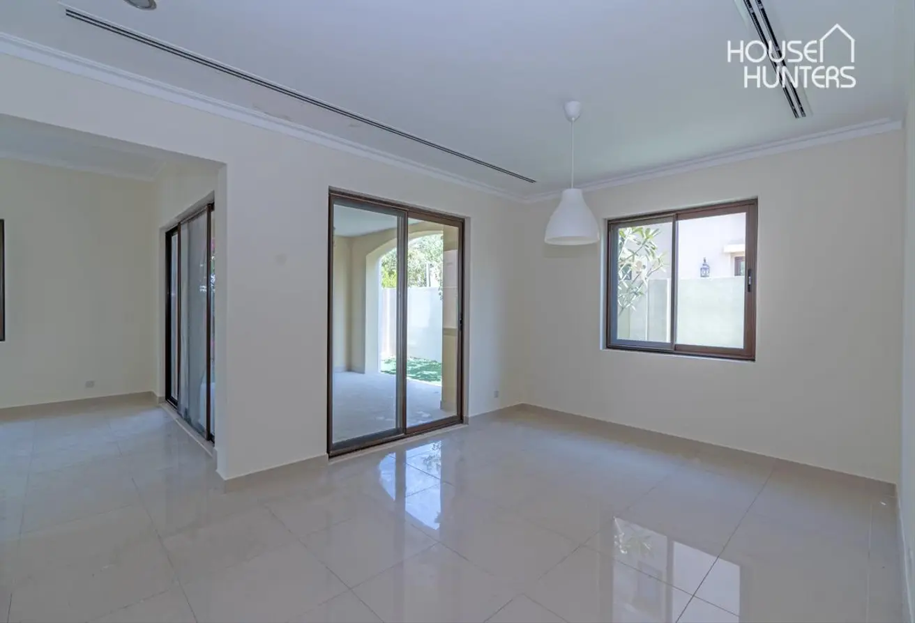 156928403 - Property Main Image