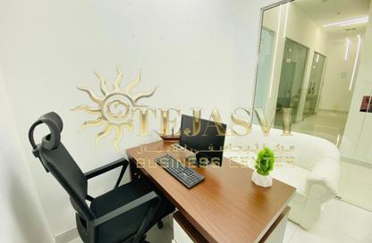 Office Space - Studio - 1 Bathroom for rent in Red Avenue - Al Garhoud - Dubai