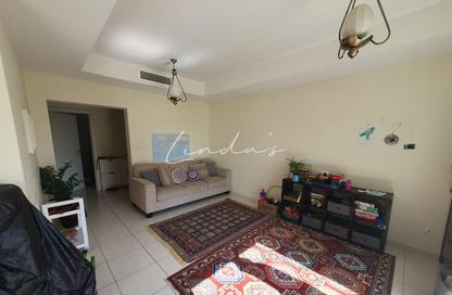 Villa - 2 Bedrooms - 3 Bathrooms for rent in Springs 2 - The Springs - Dubai
