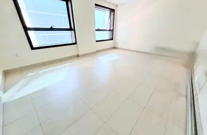 شقة - غرفة نوم - 2 حمامات للبيع في الممزر - الشارقة - الشارقة