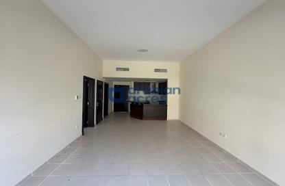 شقة - غرفة نوم - 2 حمامات للبيع في مبنى 157 - طراز مغولي - ديسكفري جاردنز - دبي