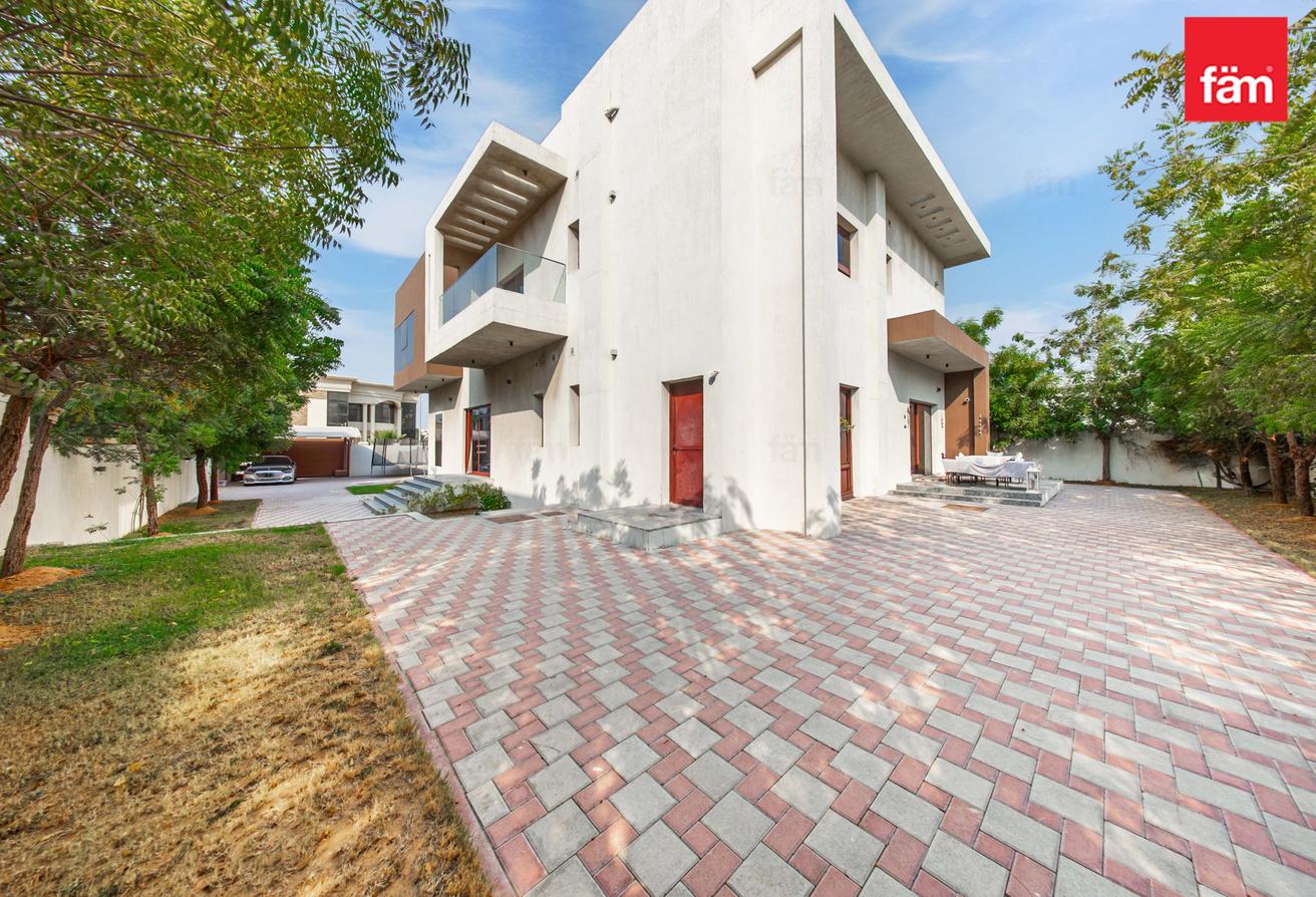 Modern Villa With Nearby Schools & Amenities photo 29