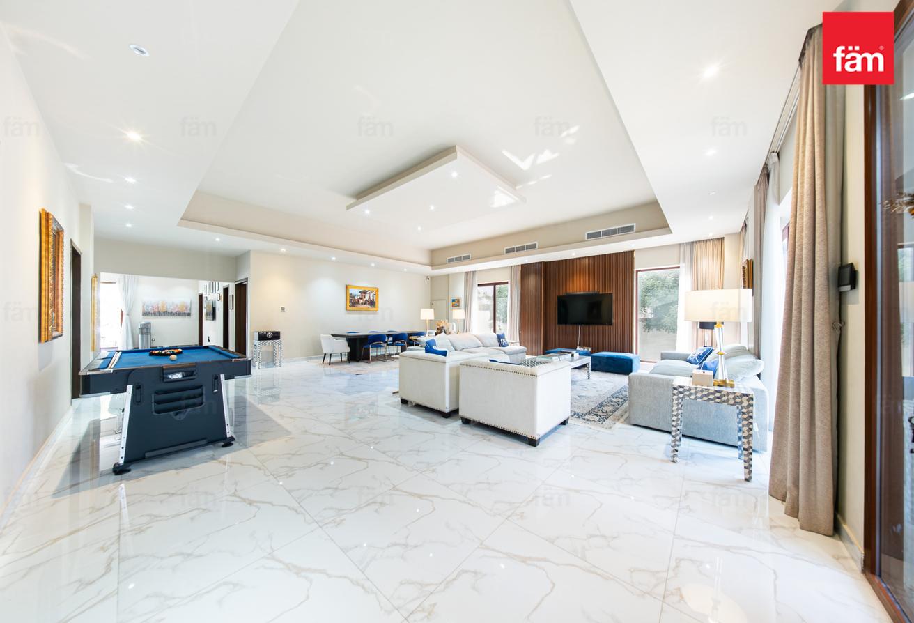 Modern Villa With Nearby Schools & Amenities photo 11