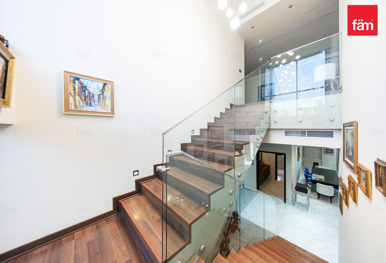 Modern Villa With Nearby Schools & Amenities photo 7