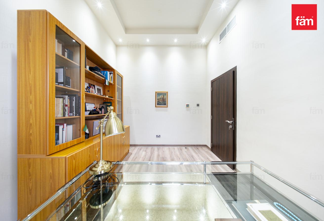 Modern Villa With Nearby Schools & Amenities photo 25