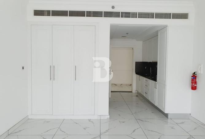 126111200 - Property Image 3