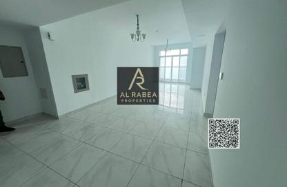 Apartment - 3 Bedrooms - 3 Bathrooms for rent in Corniche Tower - Ajman Corniche Road - Ajman