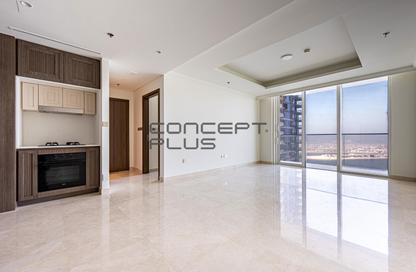 Apartment - 1 Bedroom - 1 Bathroom for sale in Palace Beach Residence Tower 2 - Palace Beach Residence - EMAAR Beachfront - Dubai Harbour - Dubai