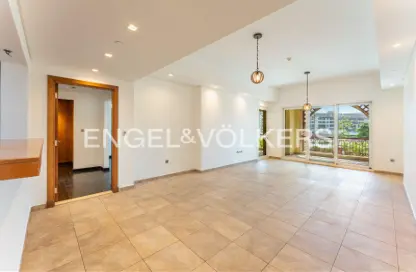 Apartment - 2 Bedrooms - 3 Bathrooms for sale in Marina Residences 4 - Marina Residences - Palm Jumeirah - Dubai
