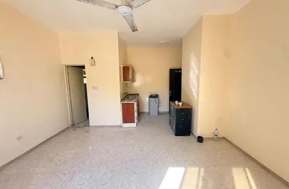 شقة - 1 حمام للايجار في طريق فاير ستاشن - مويلح - الشارقة