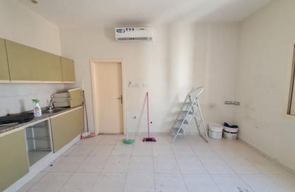 Apartment - Studio - 1 for rent in Fire Station Road - Muwaileh - Sharjah Apartment - Studio - 1 for rent in Fire Station Road - Muwaileh - Sharjah