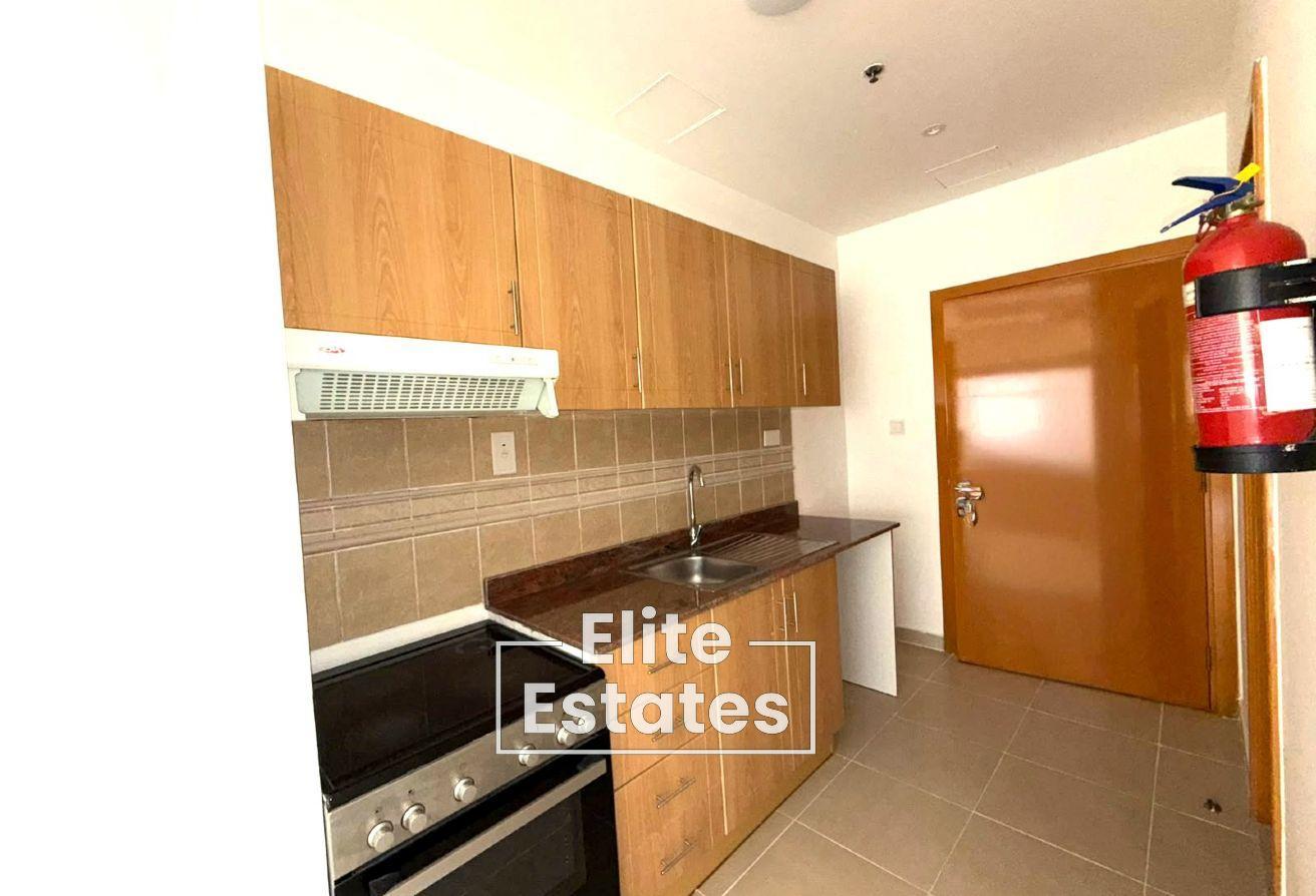 1 Month Rent Free | Shared Pool & Gym | Vacant photo 9