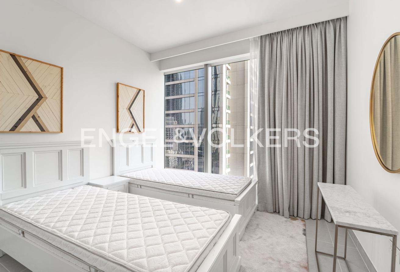 Upgraded & Premium | Boulevard & Opera View photo 10