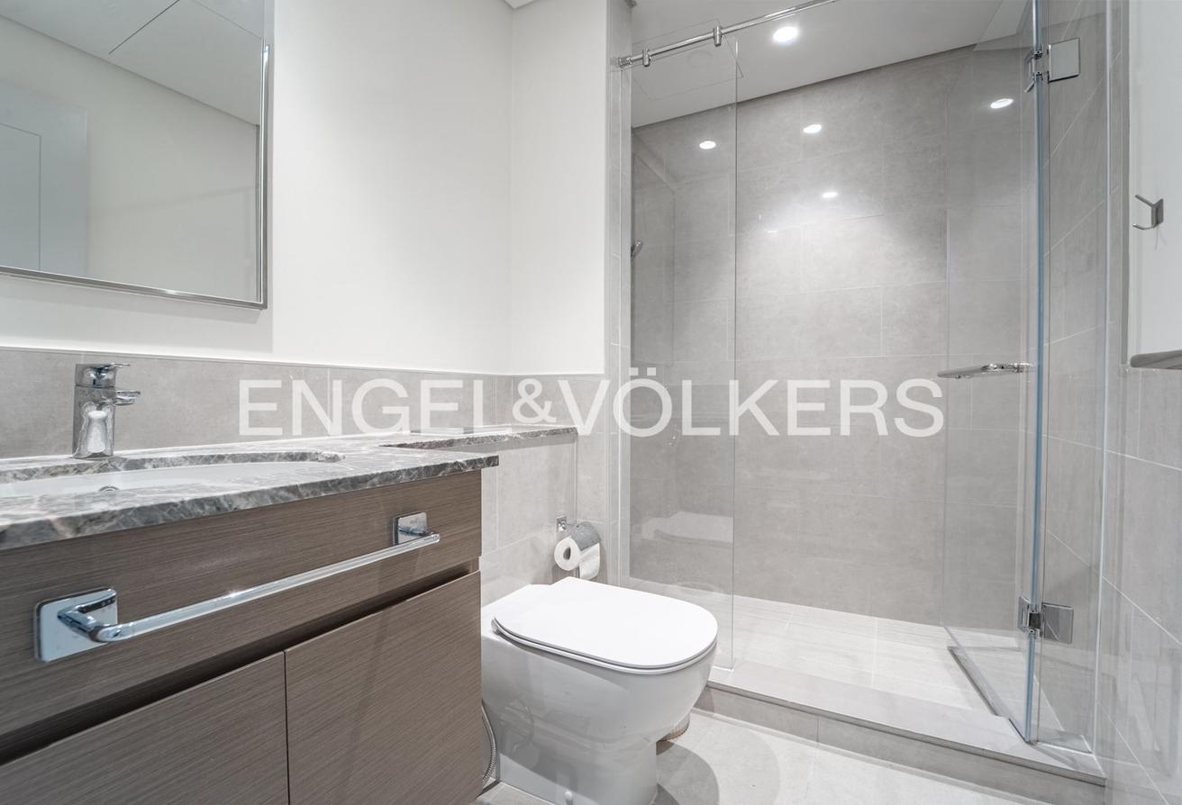 Upgraded & Premium | Boulevard & Opera View photo 12