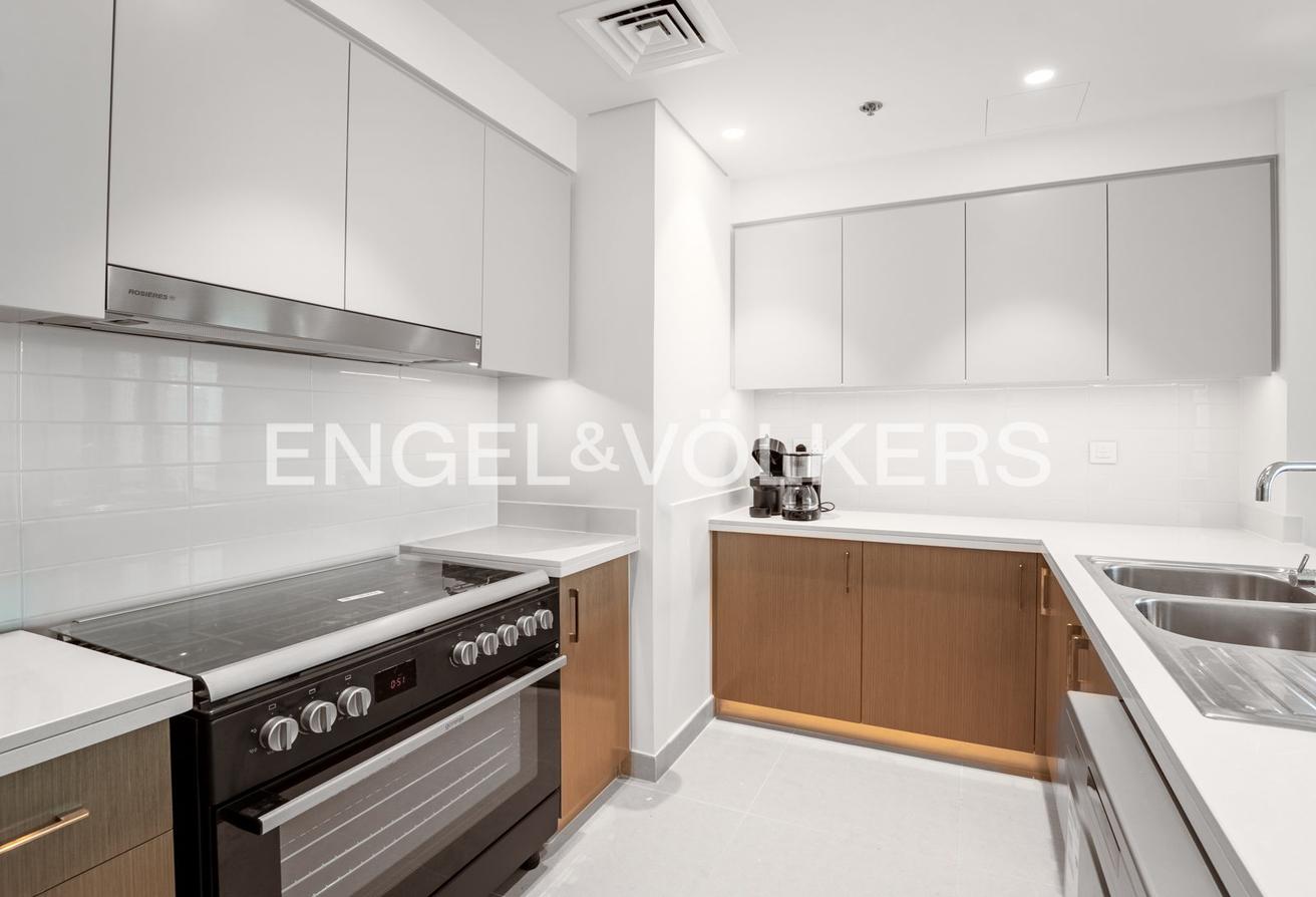 Upgraded & Premium | Boulevard & Opera View photo 5