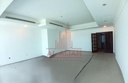 Apartment - 3 - 4 for rent in Corniche Tower - Corniche Road - Abu Dhabi
