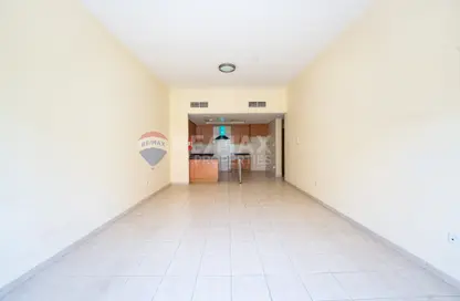 شقة - 2 غرف نوم - 3 حمامات للبيع في مبنى 108-137 - طراز حديث - ديسكفري جاردنز - دبي