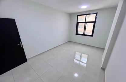 Apartment - 2 - 2 for rent in Al Jurf 3 - Al Jurf - Ajman Downtown - Ajman