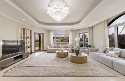 Villa - 5 Bedrooms - 6 Bathrooms for rent in Garden Homes Frond C - Garden Homes - Palm Jumeirah - Dubai