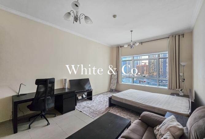 Spacious Layout I Lake view | Vacant Now