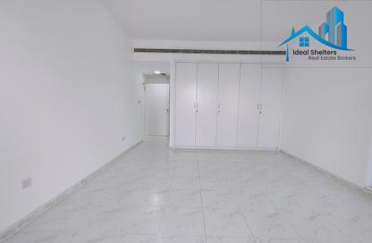Apartment - 2 - 3 for rent in Ghaya Residence - Sheikh Zayed Road - Dubai