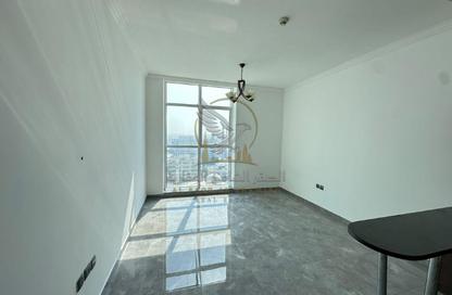 Apartment - Studio - 1 for rent in Al Majaz 2 - Al Majaz - Sharjah Apartment - Studio - 1 for rent in Al Majaz 2 - Al Majaz - Sharjah