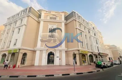 متجر - استوديو - 1 حمام للبيع في طراز فرنسي - المدينة العالمية - دبي