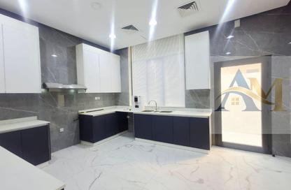 Villa - 4 - 5 for rent in Al Hooshi Villas - Hoshi - Al Badie - Sharjah Villa - 4 - 5 for rent in Al Hooshi Villas - Hoshi - Al Badie - Sharjah