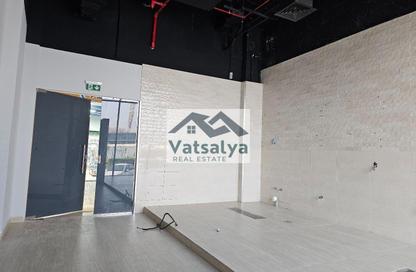 Shop - Studio for rent in Dubai Land Residence Complex - Dubai Shop - Studio for rent in Dubai Land Residence Complex - Dubai