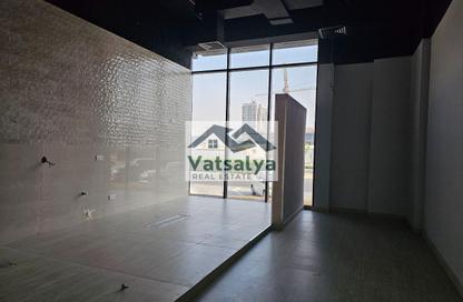 Shop - Studio for rent in Dubai Land Residence Complex - Dubai