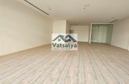 Shop - Studio for rent in Dubai Land Residence Complex - Dubai