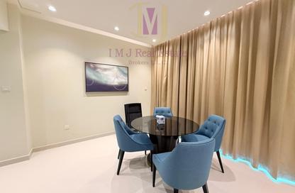 Apartment - 2 Bedrooms - 3 Bathrooms for sale in Upper Crest - Downtown Dubai - Dubai