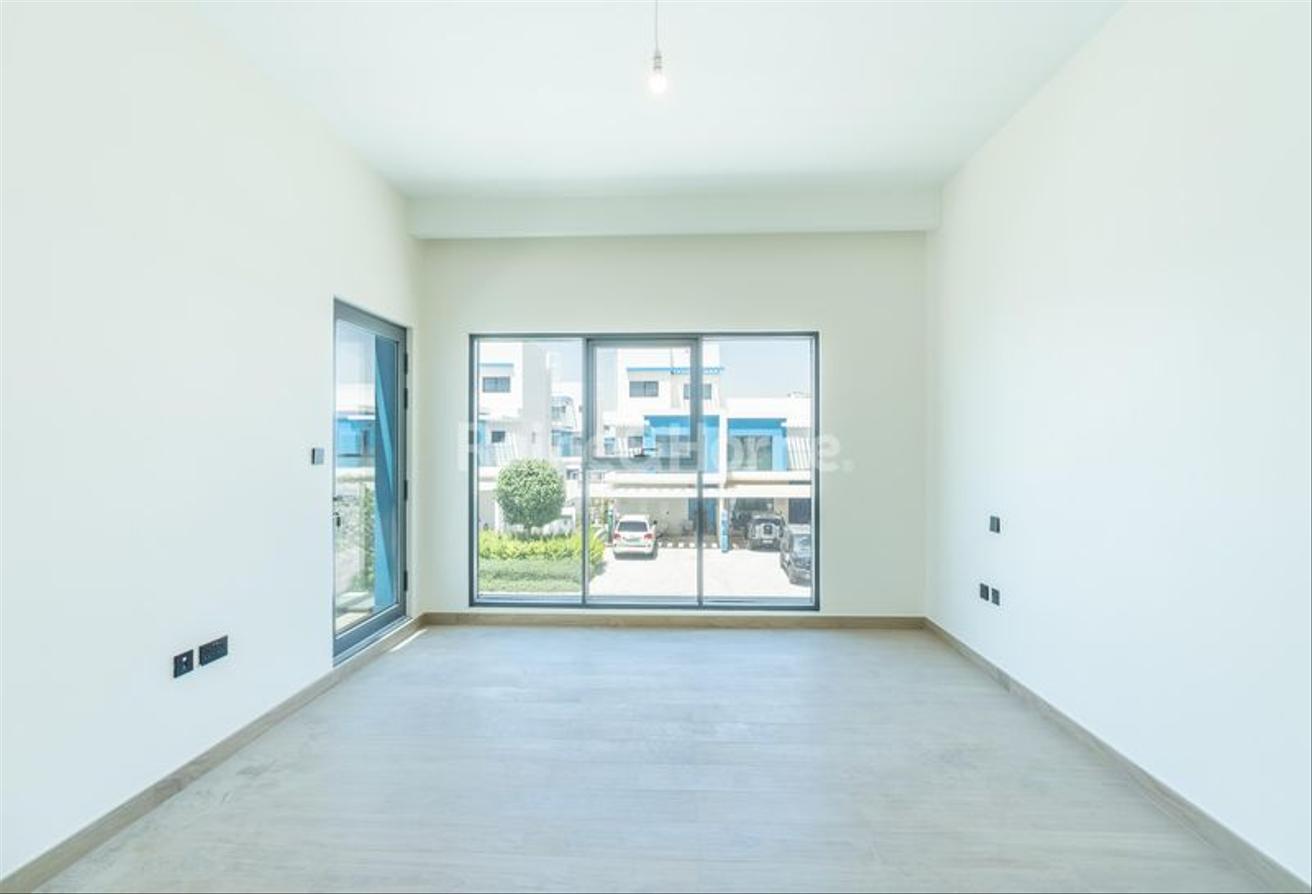 1 MONTH Free 5BR Middle Corner unit L-shape garden photo 12