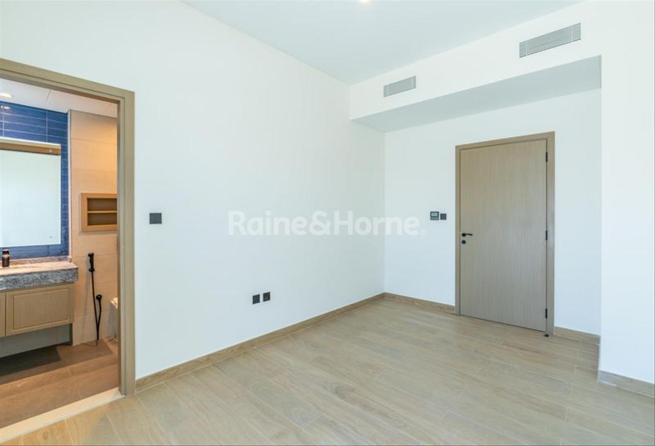1 MONTH Free 5BR Middle Corner unit L-shape garden photo 14