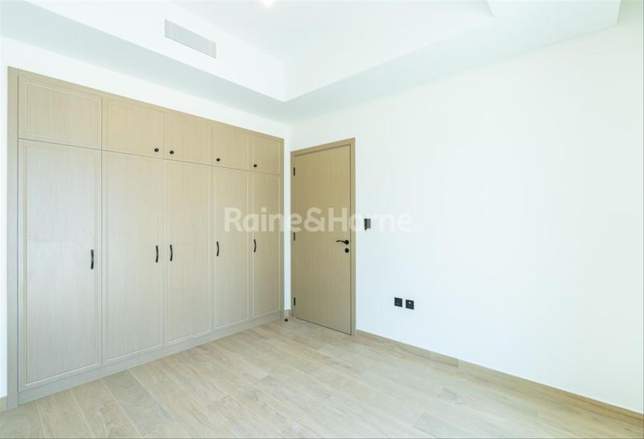 1 MONTH Free 5BR Middle Corner unit L-shape garden photo 22