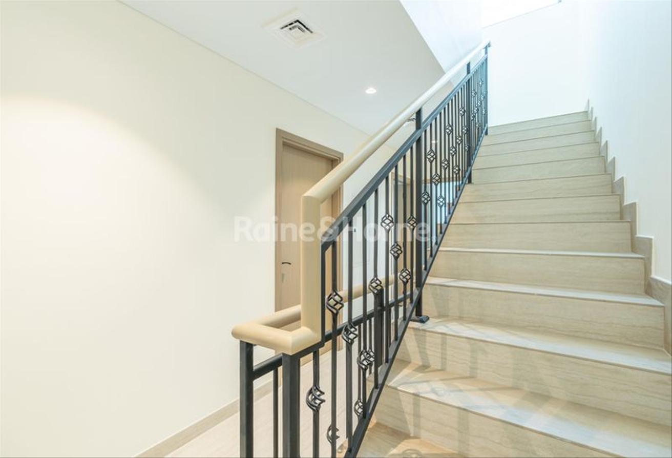 1 MONTH Free 5BR Middle Corner unit L-shape garden photo 10