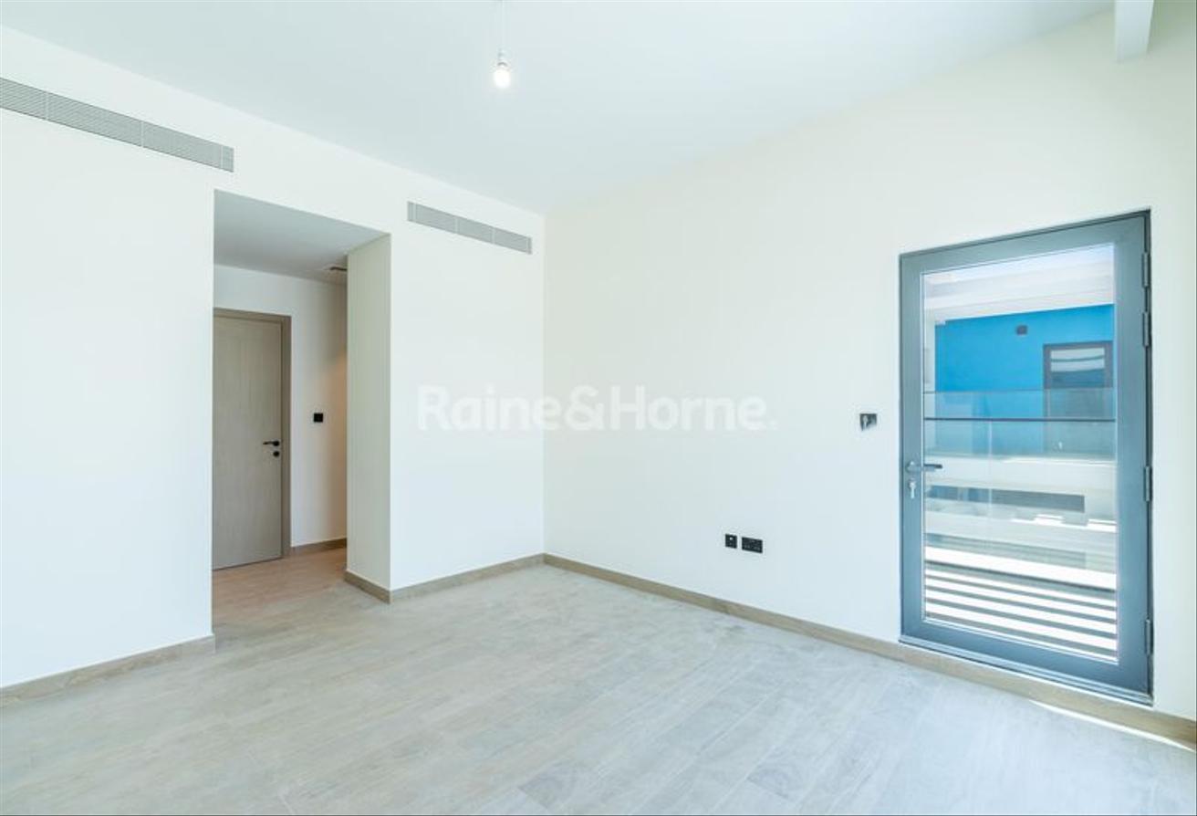 1 MONTH Free 5BR Middle Corner unit L-shape garden photo 13