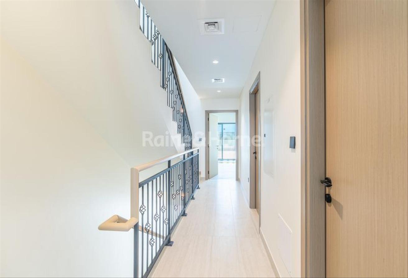 1 MONTH Free 5BR Middle Corner unit L-shape garden photo 11