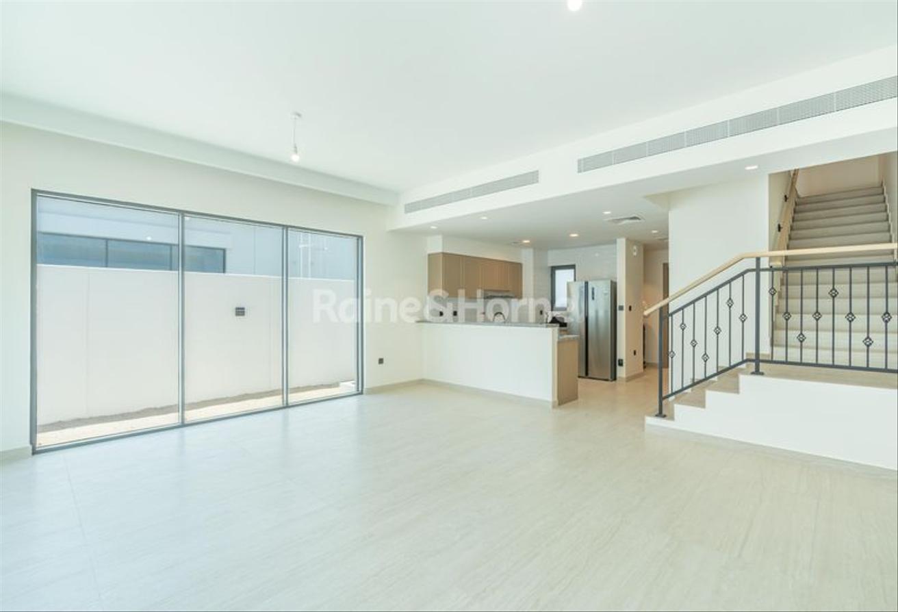 1 MONTH Free 5BR Middle Corner unit L-shape garden photo 7