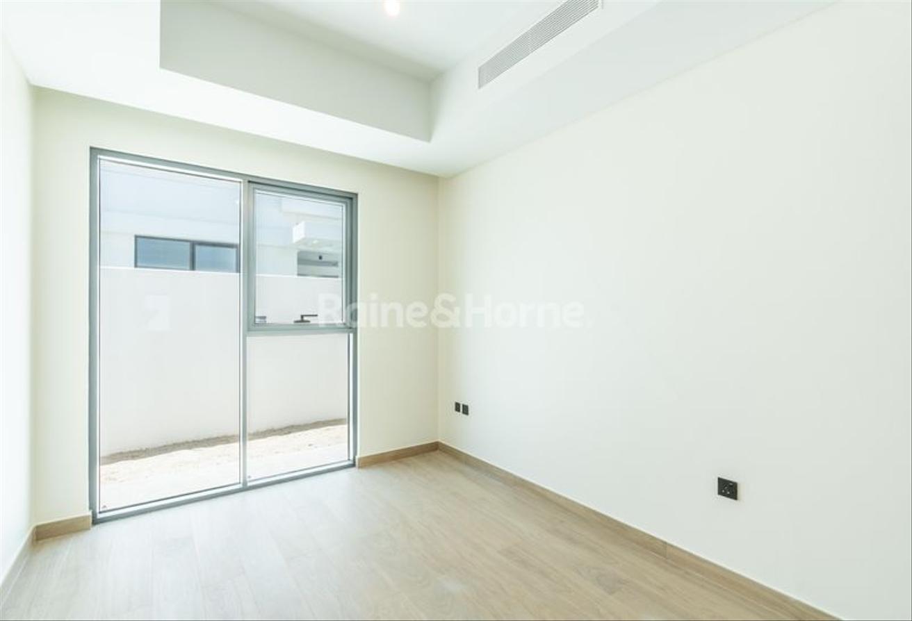 1 MONTH Free 5BR Middle Corner unit L-shape garden photo 17