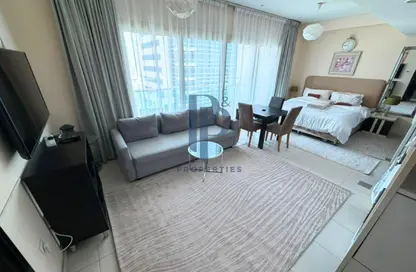 Apartment - 1 Bathroom for rent in The Royal Oceanic - Dubai Marina - Dubai