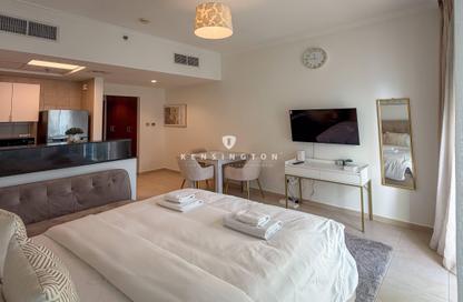 Apartment - Studio - 1 Bathroom for rent in Burj Al Nujoom - Downtown Dubai - Dubai