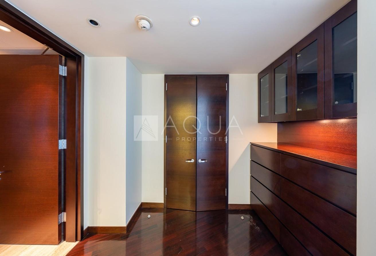 Fully Furnished | Fountain View | High Floor photo 16
