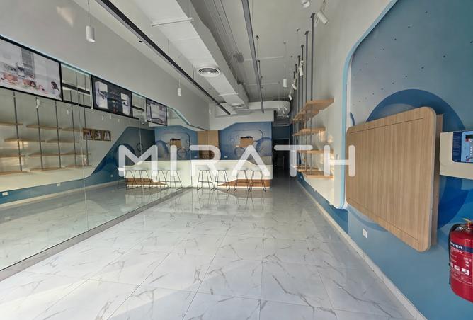 Rent in Umm Suqeim 1 Villas: Shop for Rent | Prime Location | Road ...