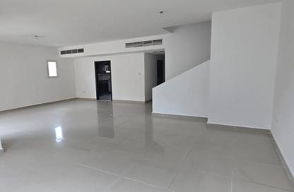 Villa - 5 Bedrooms - 6 Bathrooms for rent in Desert Style - Al Reef Villas - Al Reef - Abu Dhabi