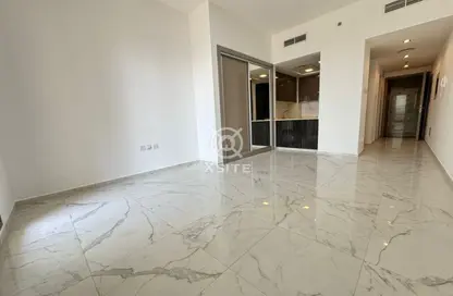 Apartment - 1 Bathroom for rent in Golden Dream Tower 1 - District 18 - Jumeirah Village Circle - Dubai