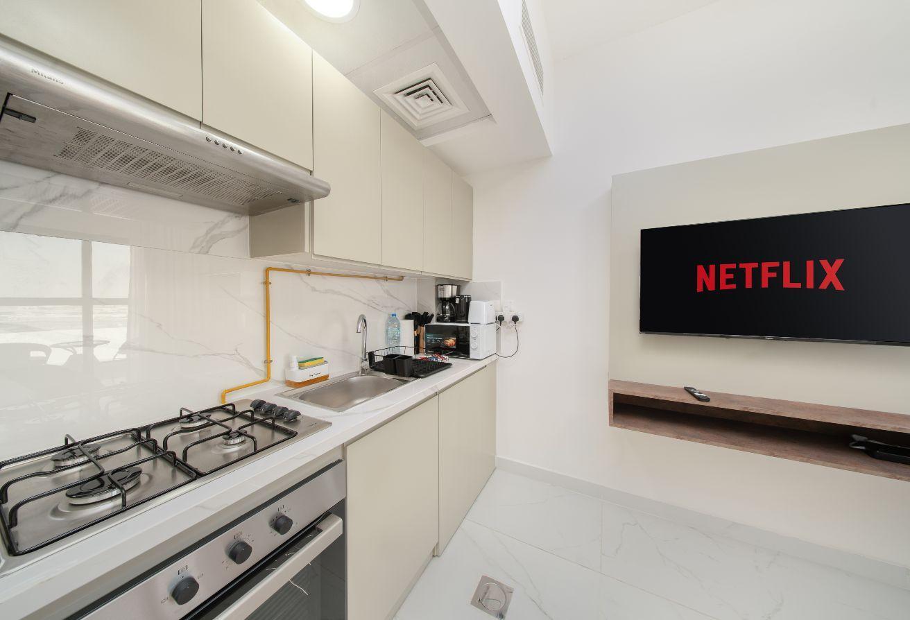 Modern Studio Near Metro | Pool, Gym & Expo Access photo 12
