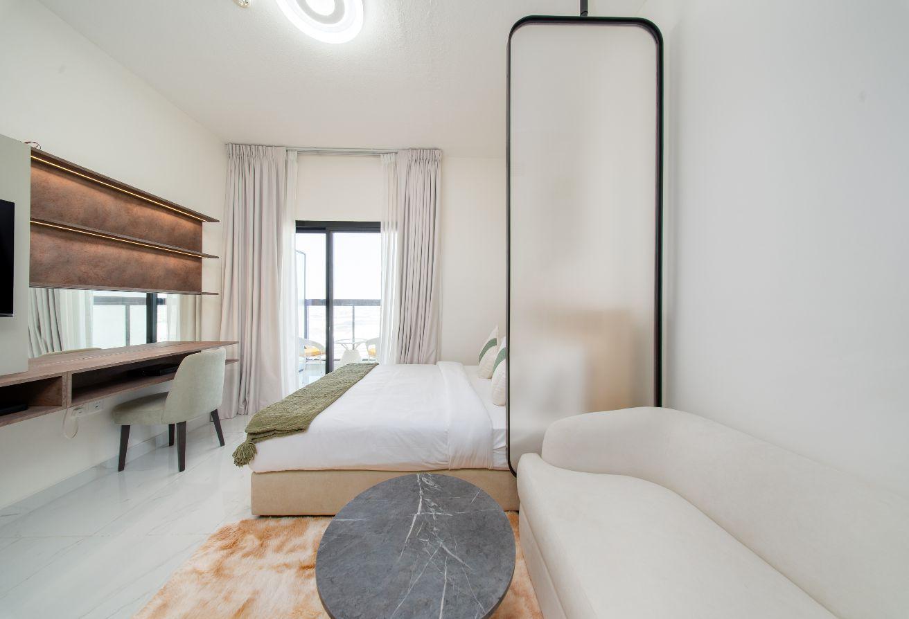 Modern Studio Near Metro | Pool, Gym & Expo Access photo 6