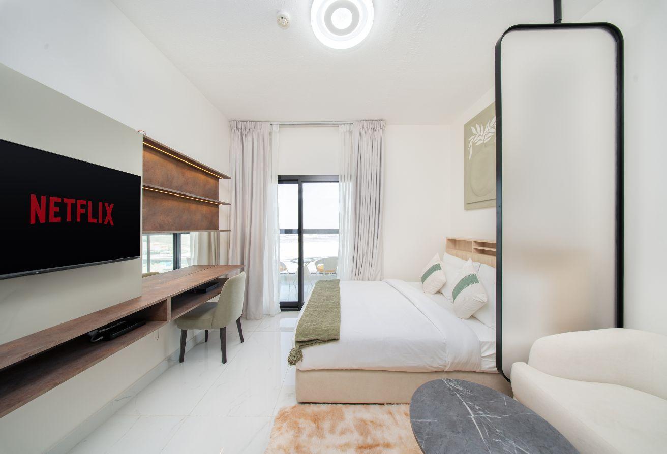 Modern Studio Near Metro | Pool, Gym & Expo Access photo 10